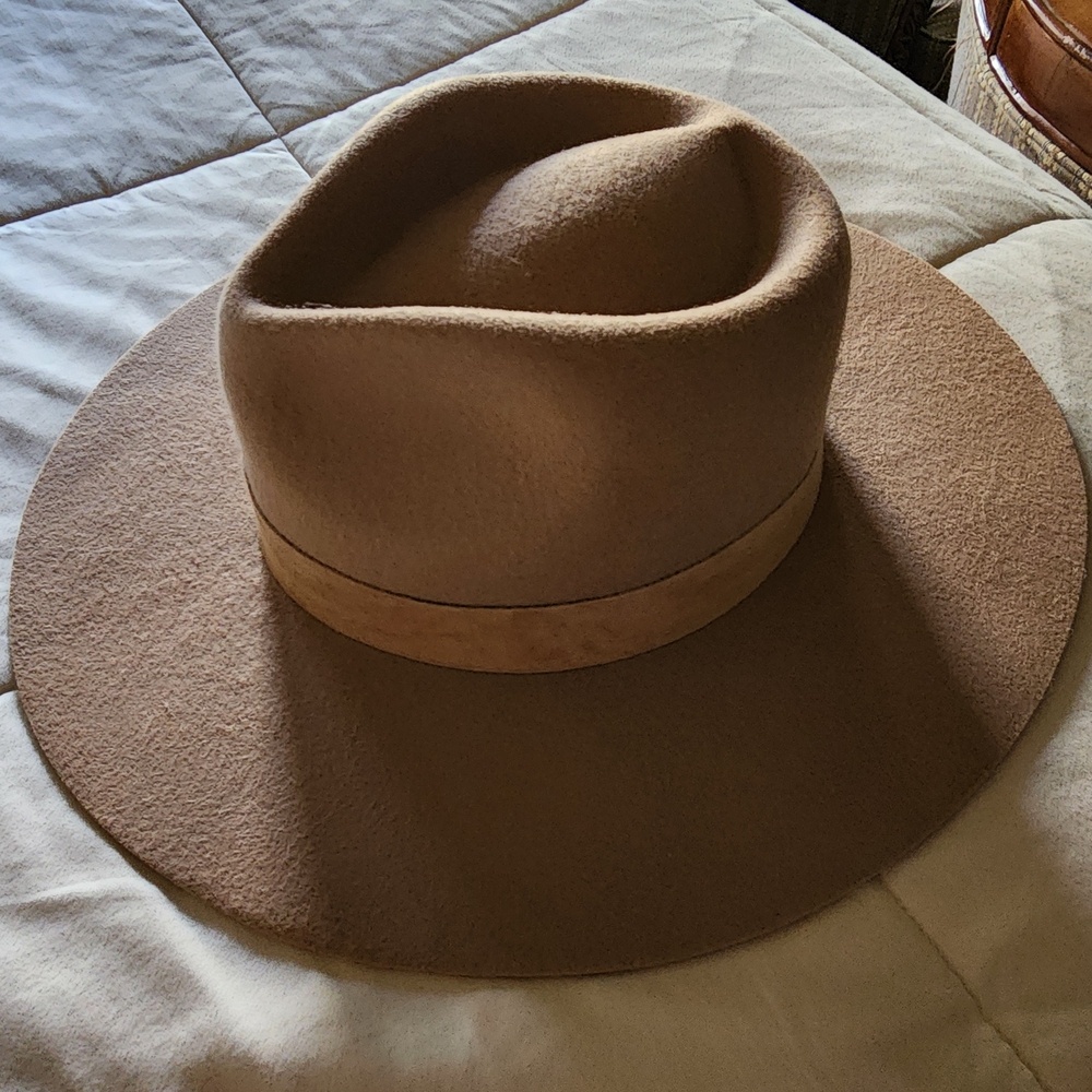 Stylish Tan Wide-Brim Hat